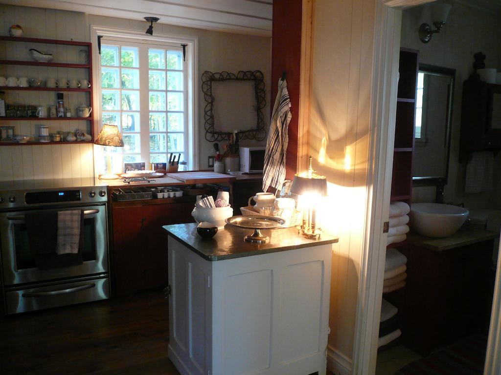 La Maison Ancestrale Guerard Saint-Laurent-de-l'ile d'Orleans Rum bild