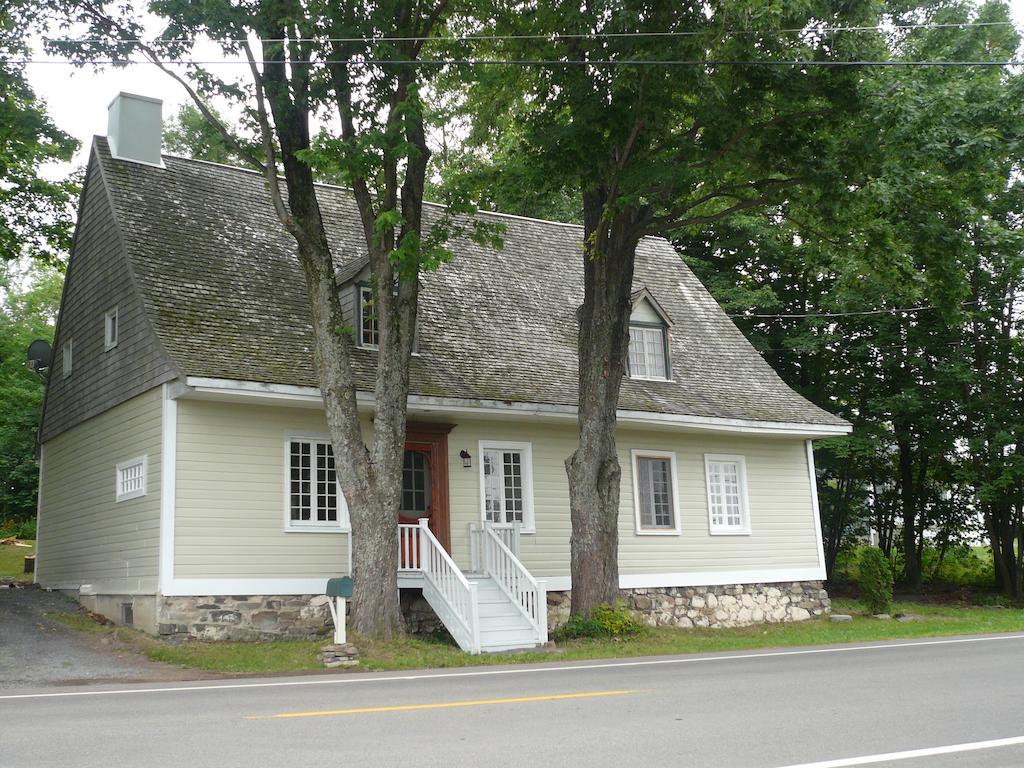 La Maison Ancestrale Guerard Saint-Laurent-de-l'ile d'Orleans Rum bild