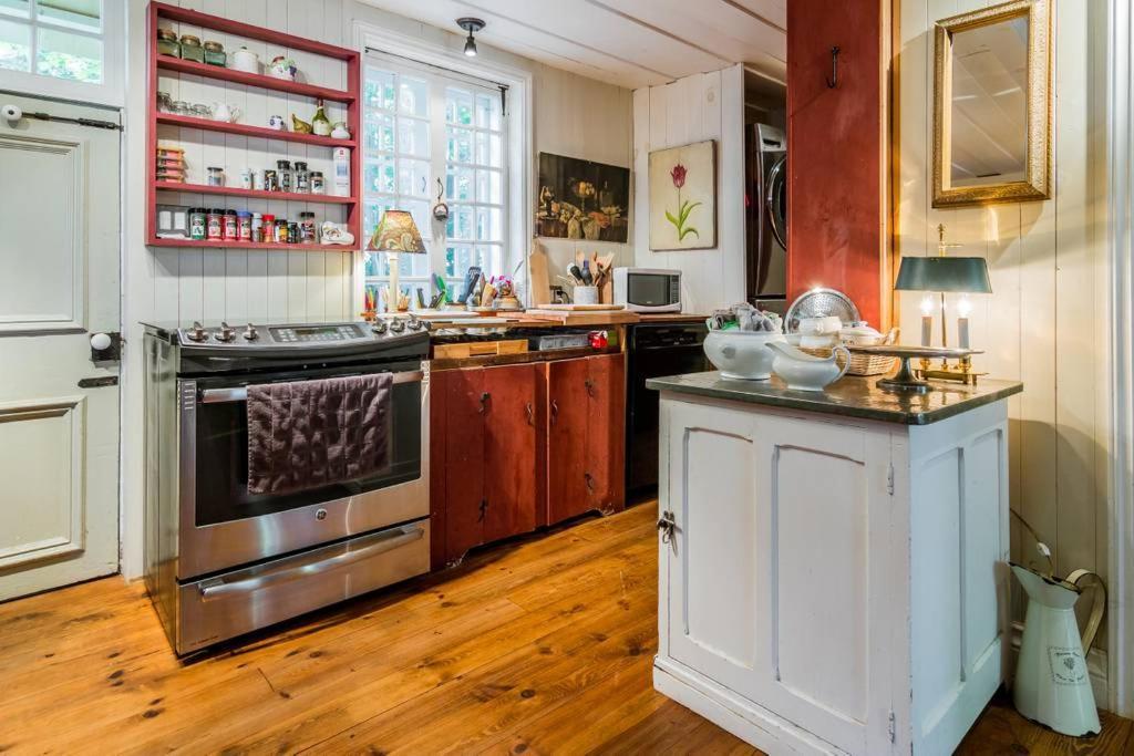 La Maison Ancestrale Guerard Saint-Laurent-de-l'ile d'Orleans Exteriör bild